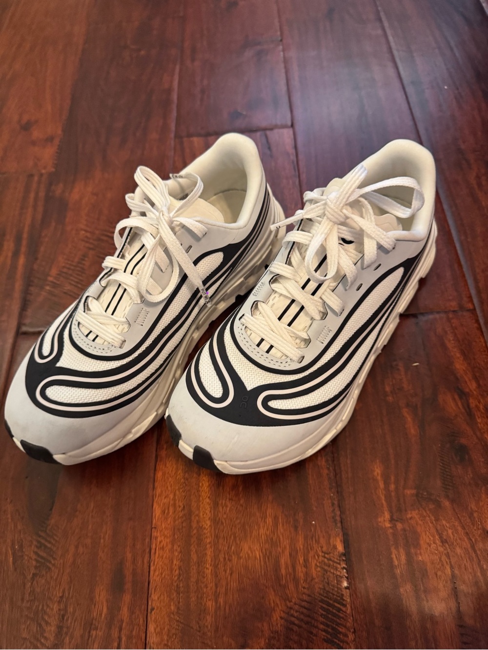 Women’s Athletic Running Shoes - White and Black